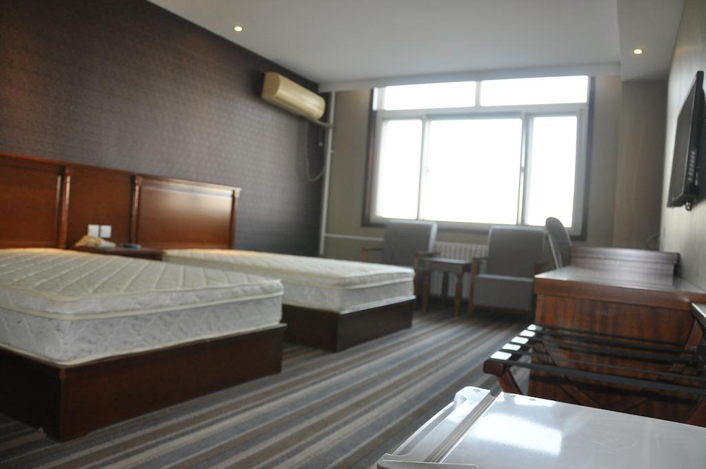 Super 8 Capital International Airport Houshayu Subway Station 2*