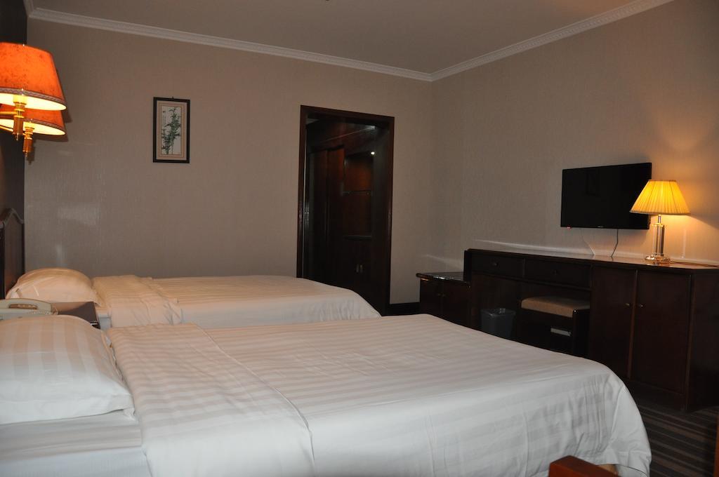 Super 8 Capital International Airport Houshayu Subway Station Hotel 2*